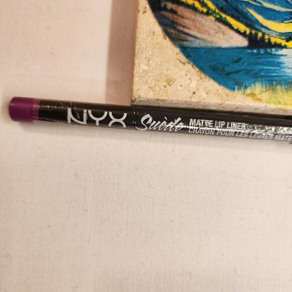 NYX Suede Matte Lip Liner - Run The World - Picture 9 of 9